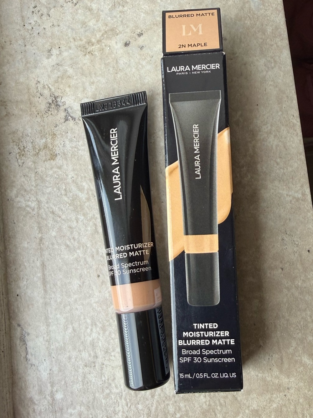 Lauren Mercier Tinted Moisturizer Oil Free Blurred Matte Skin Tint SPF 30